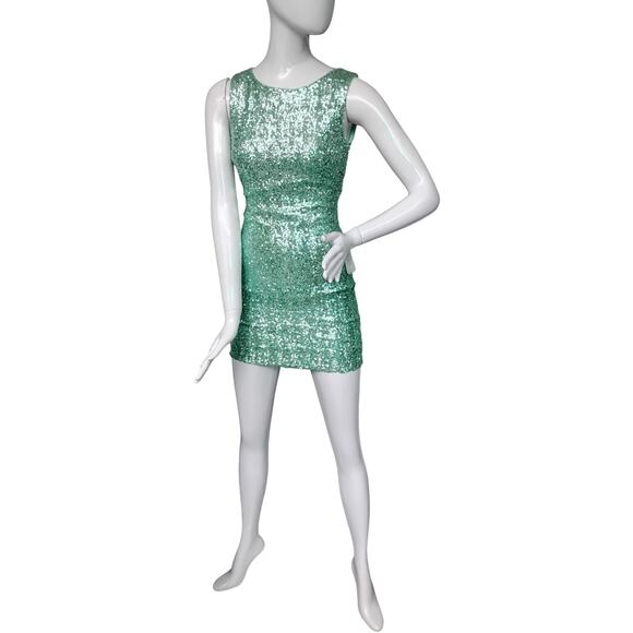 B. Darlin NWT Mini Sequins Mini Dress Size 1/2 Mint Green Open Back Sleeveless - Picture 3 of 13